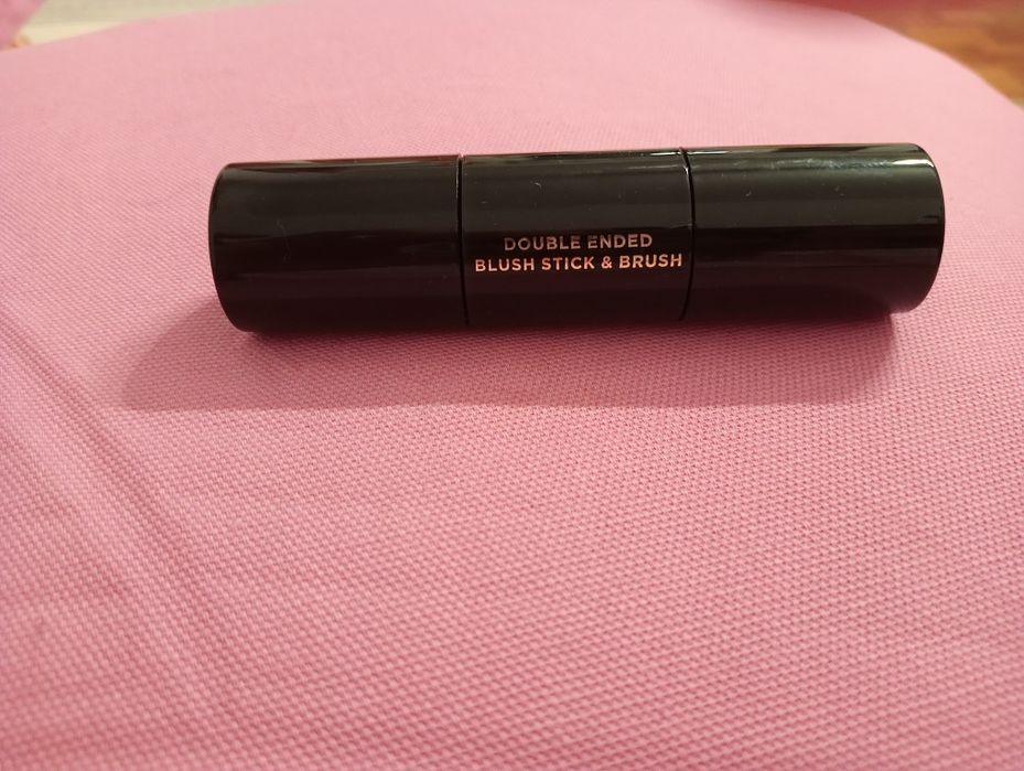 Róż do policzków i pędzel do makijażu  Double ended blush stick &brush