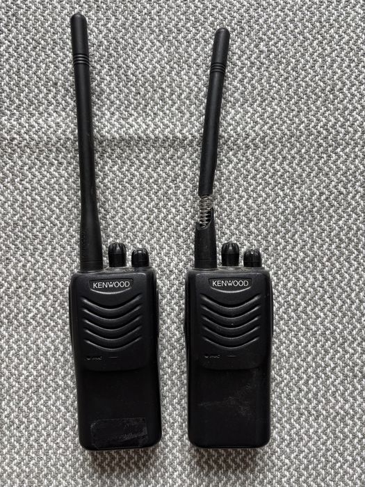 Рація Kenwood KSC-35S радіостанція 2 шт + зарядка рация радиостанция