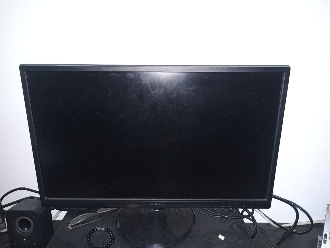 Conjunto Torre Gaming Monitor e Portatil