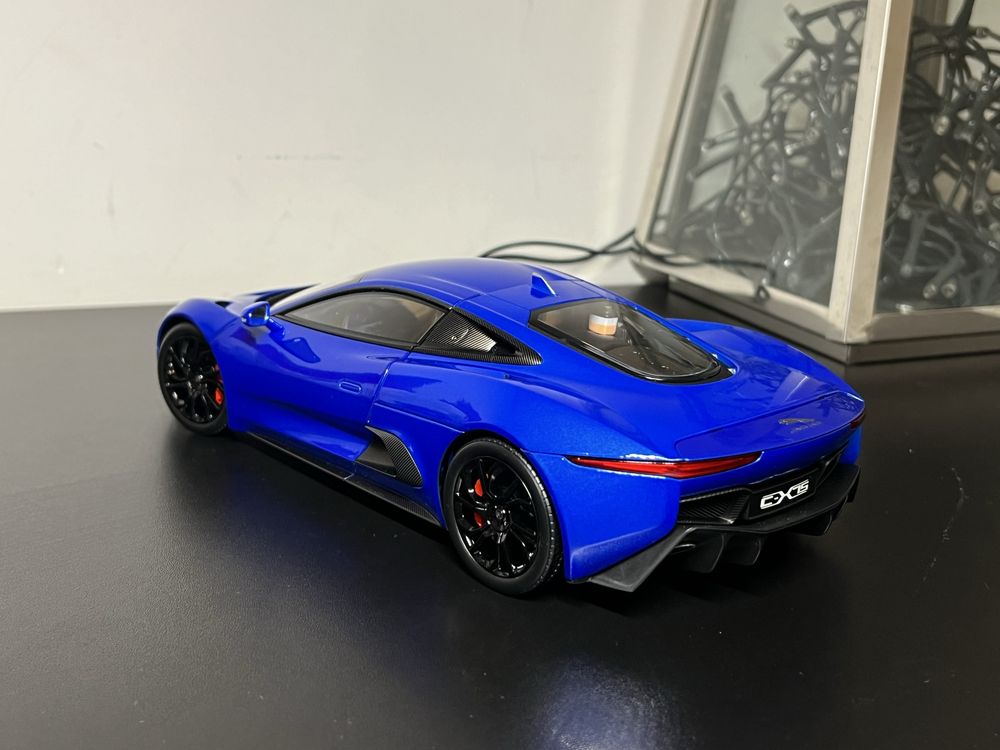 Sprzedam model 1:18 Jaguar C-X75 Almost Real [NOWY]