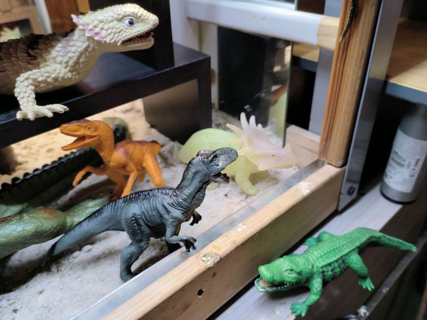 Figurki Dinozaury Płazy Gady Pająki itp.