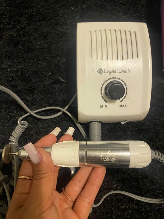 Cabine de unhas e broca