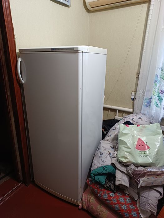 Продам морозильную камеру Атлант
