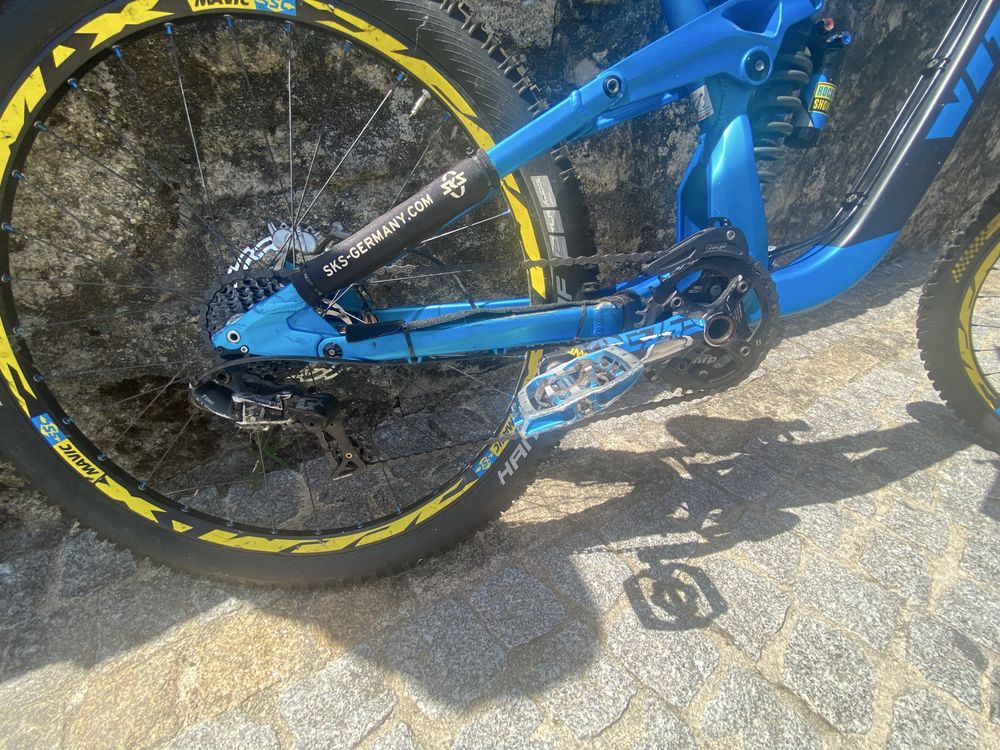 Bicicleta downhill vitus 2018