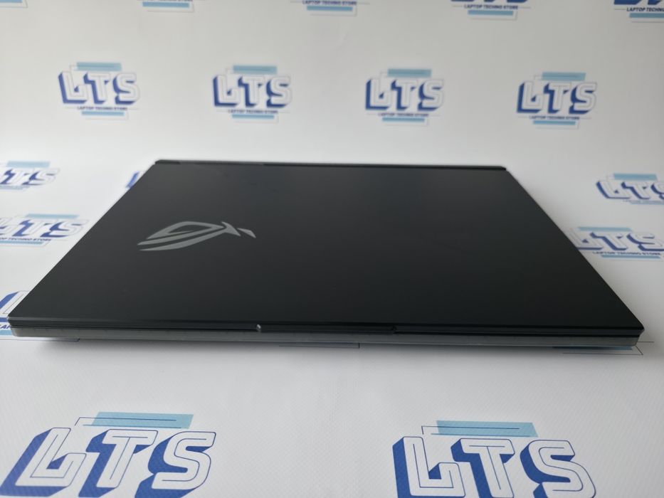 Asus Rog Strix Scar 18 2.5k 240Hz i9-14900HX/ram32/ssd-2Tb RTX4090