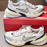 Nike v2k run 2 кольори