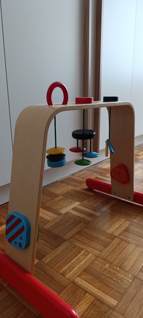 Ikea LEKA drewniany stojak z zabawkami baby gym