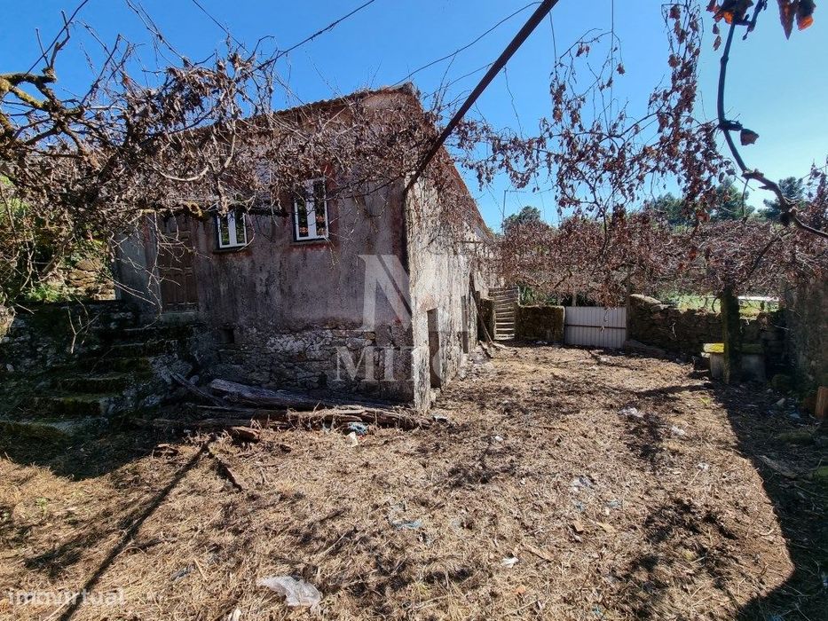 Moradia para restauro - Covas