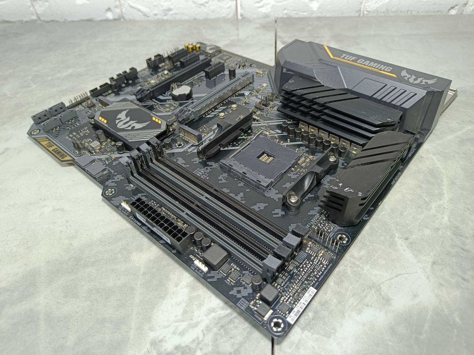 Материнська плата ASUS TUF B450-PRO GAMING sAM4 B450 чіпсет під RYZEN