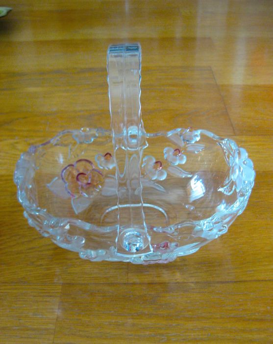 Cesta Original Walther Glass da Alemanha: Flores Rosa em Relevo