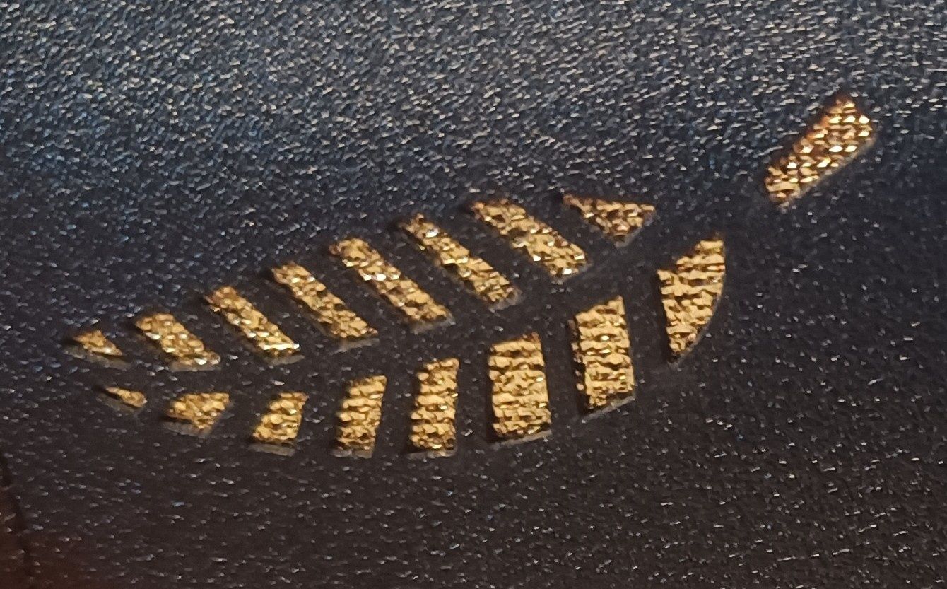 Nowy piękny portfel złoto-czarny z zabezpieczeniem.kart RFID
