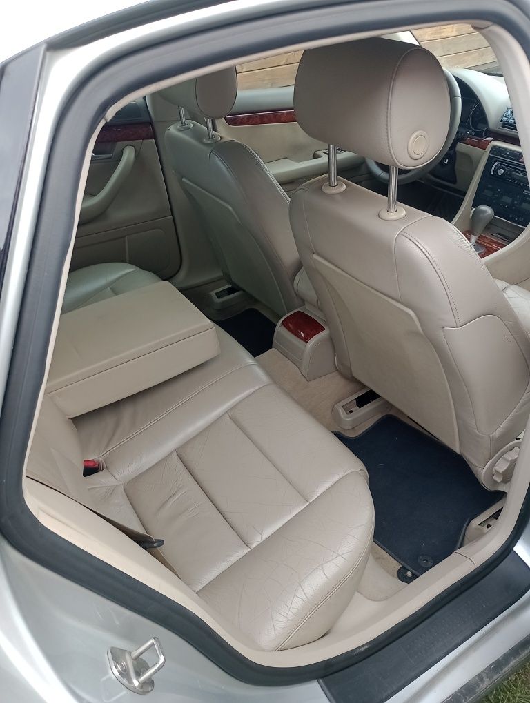 Audi 3.0 B+G 4x4 220km Automat