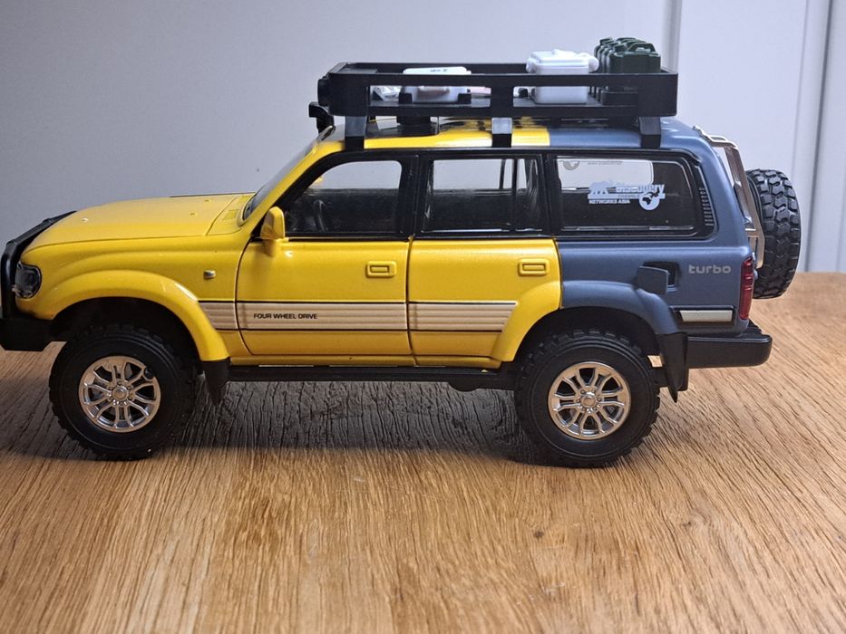 Toyota Land Cruiser Discovery. Duży