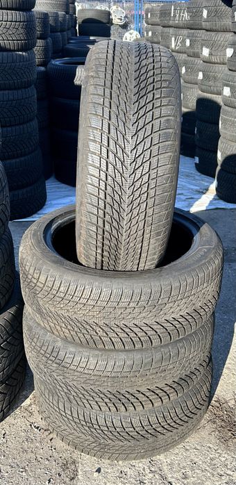 Opony 235/45R18 Goodyear UltraGrip Performance3 23rok