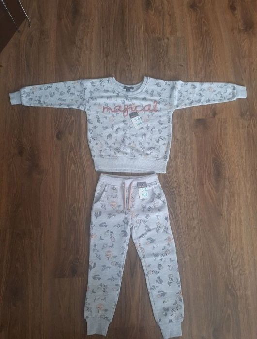 костюм Primark 3-4роки