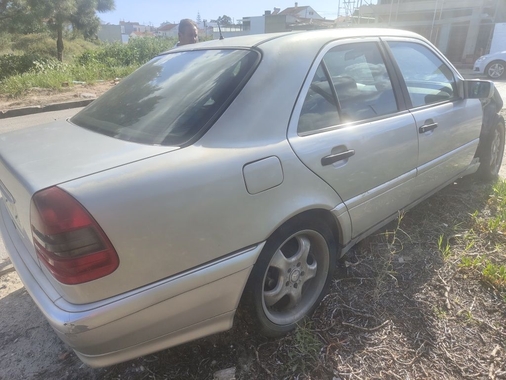 Mercedes C250D 5portas