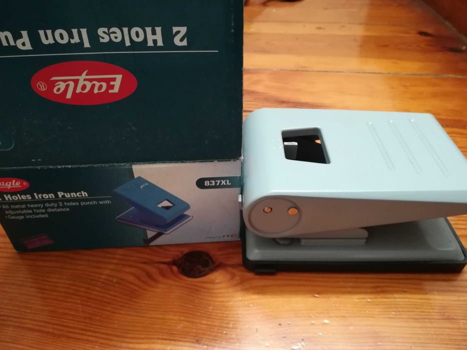 Esquadros de desenho tecnico , regua de escalas, prancheta de aluminio