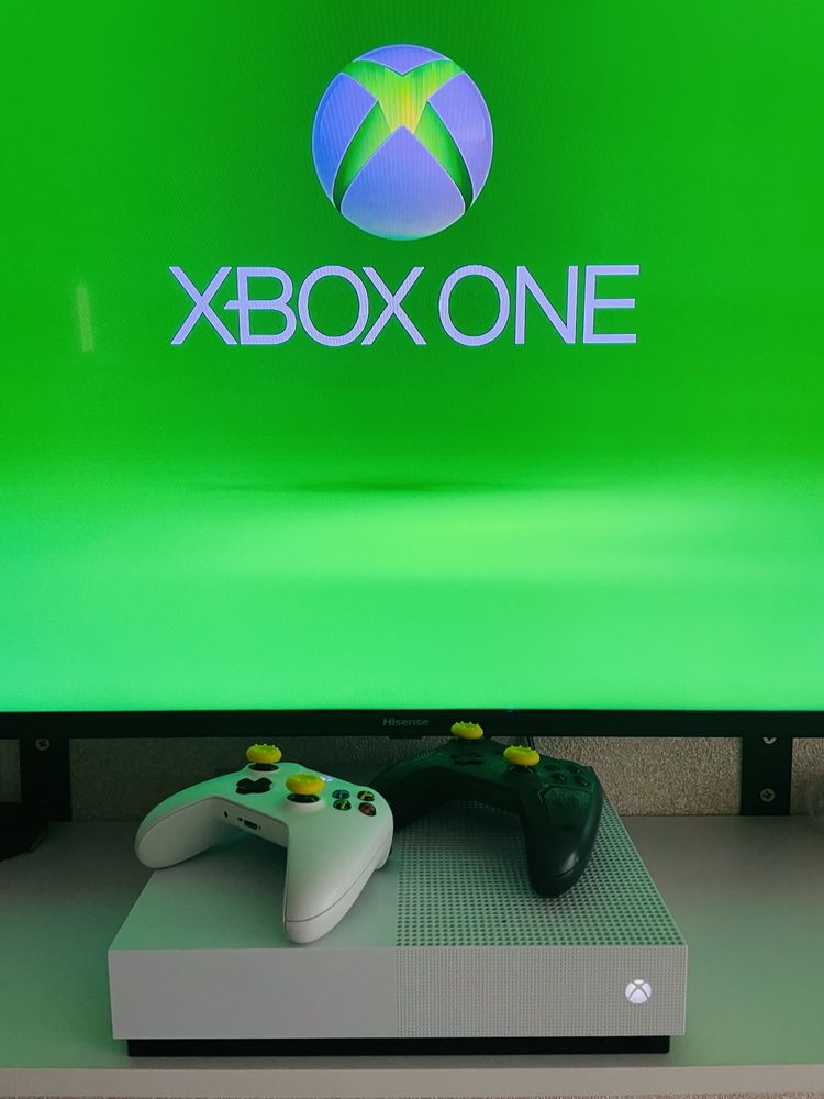 Приставка Xbox one 500