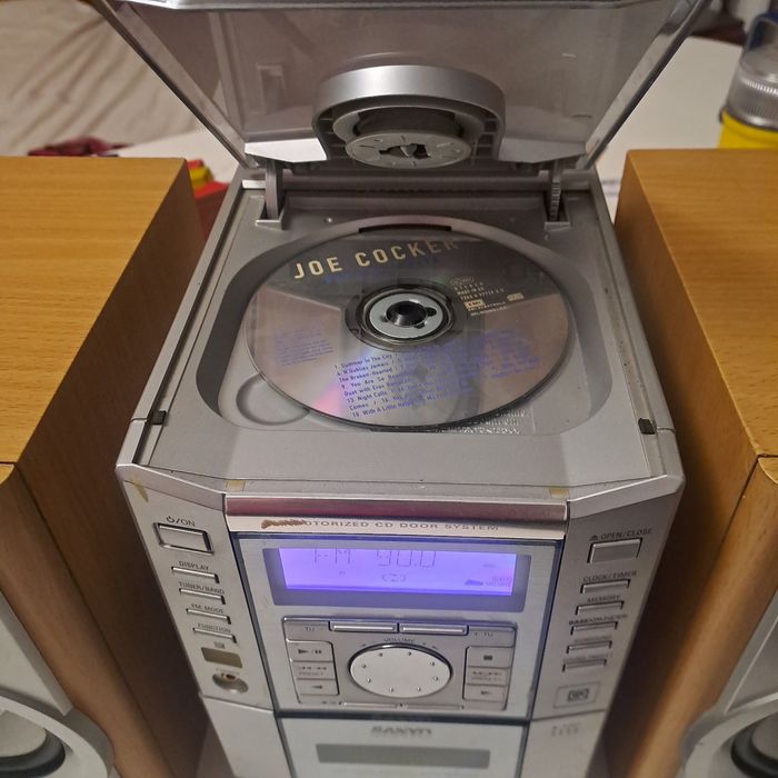 Музыкальный центр  Sanyo DC-DA370