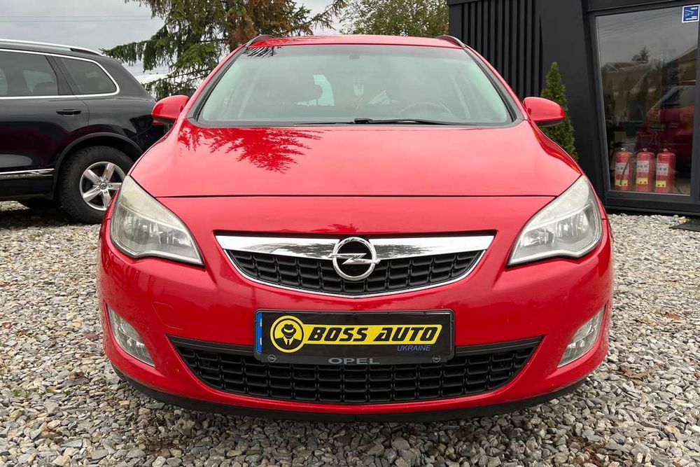Opel Astra 2011 року