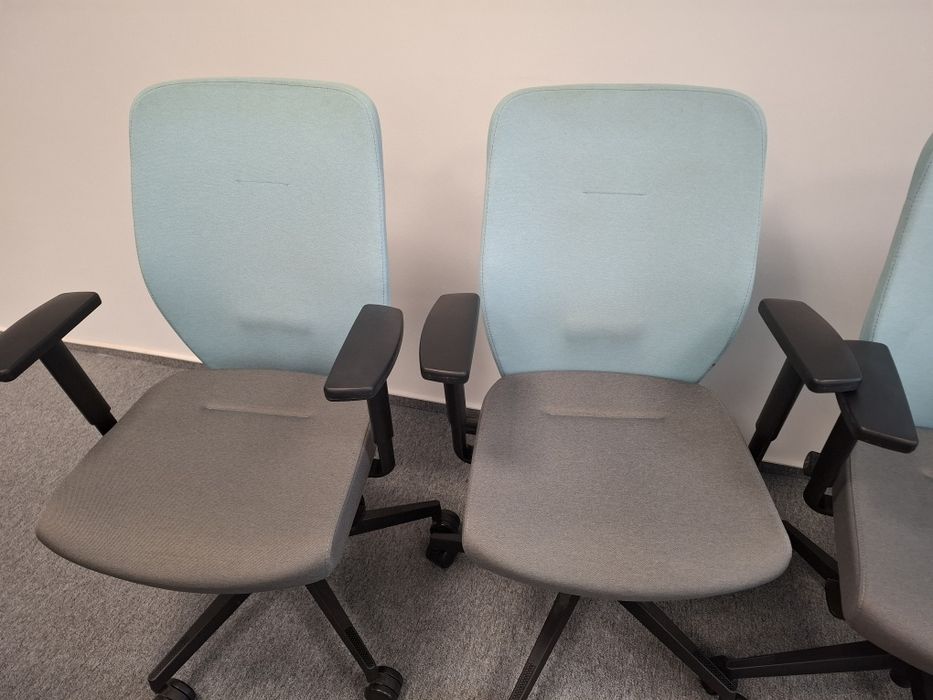 Fotele biurowe 100 zł za 1 fotel lub 1000 zł za 8 foteli