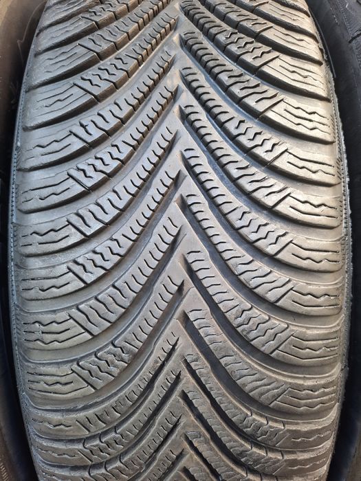 Зимові шини 215/65 R17 Michelin Alpin 5 4шт.