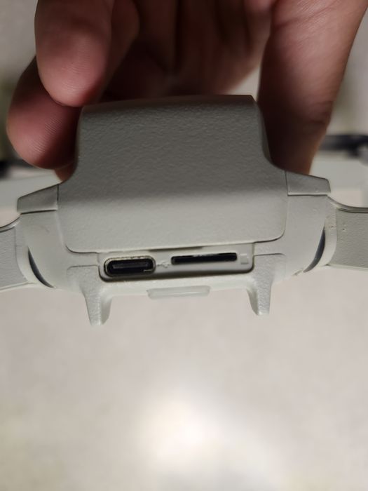 Дрон dji 4 k mini , не працює, під ремонт