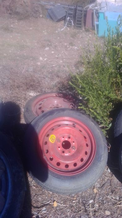 jantes e pneus de automoveis de diversas marcas e medidas