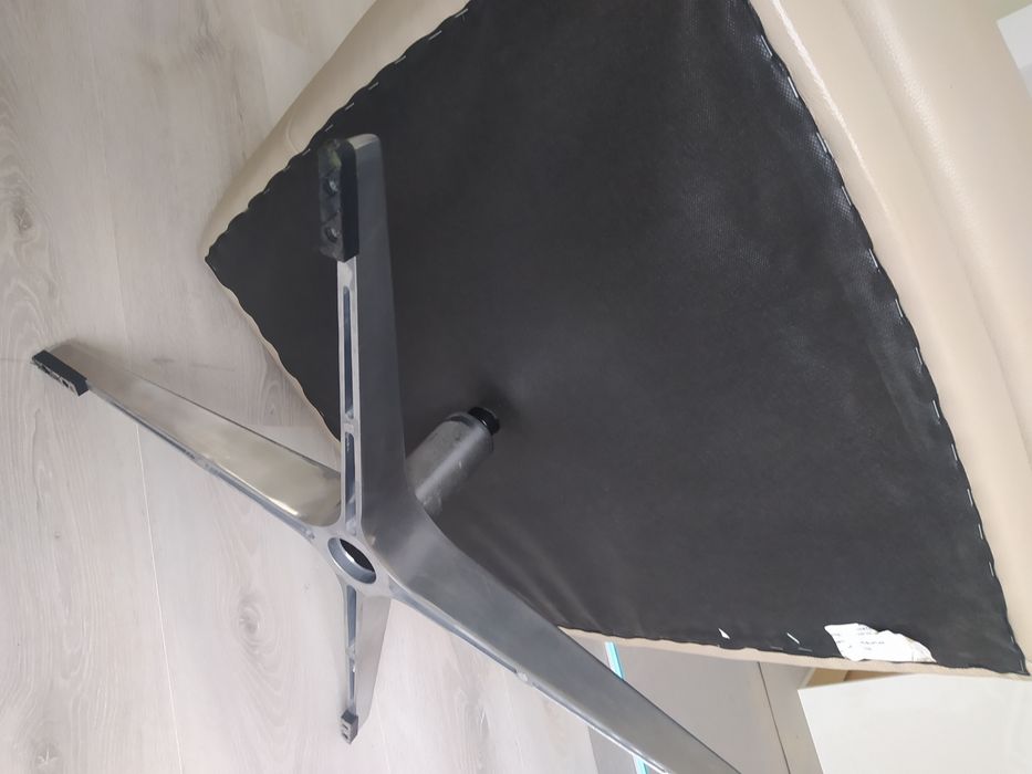 Fotel obrotowy skóra