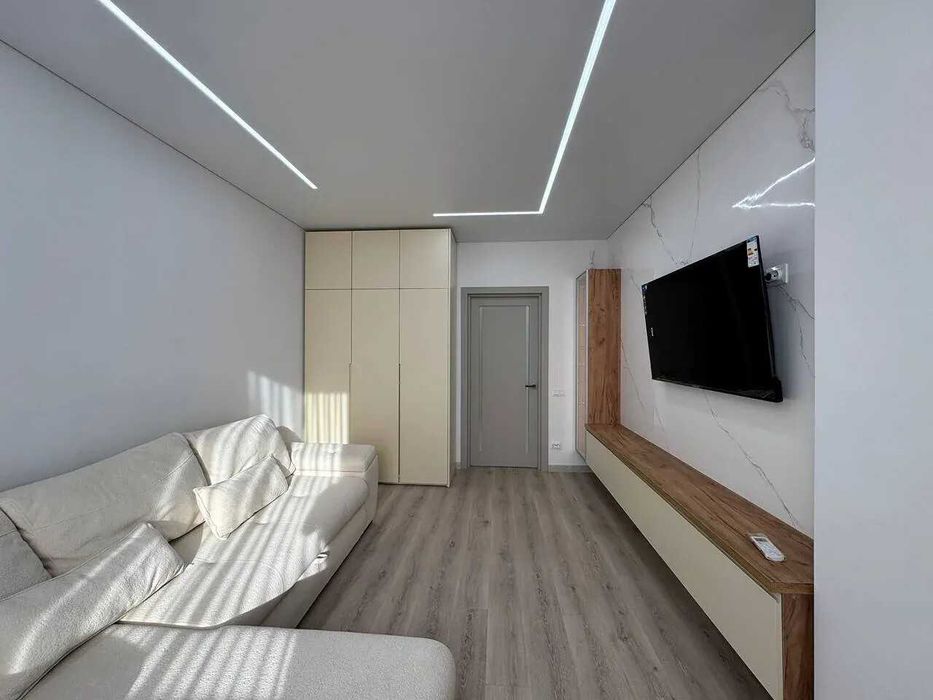 Центр міста, продам 2 кім з ремонтом, і/о опалення, Main House!