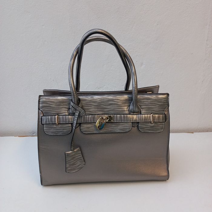 Carteira senhora cinzenta