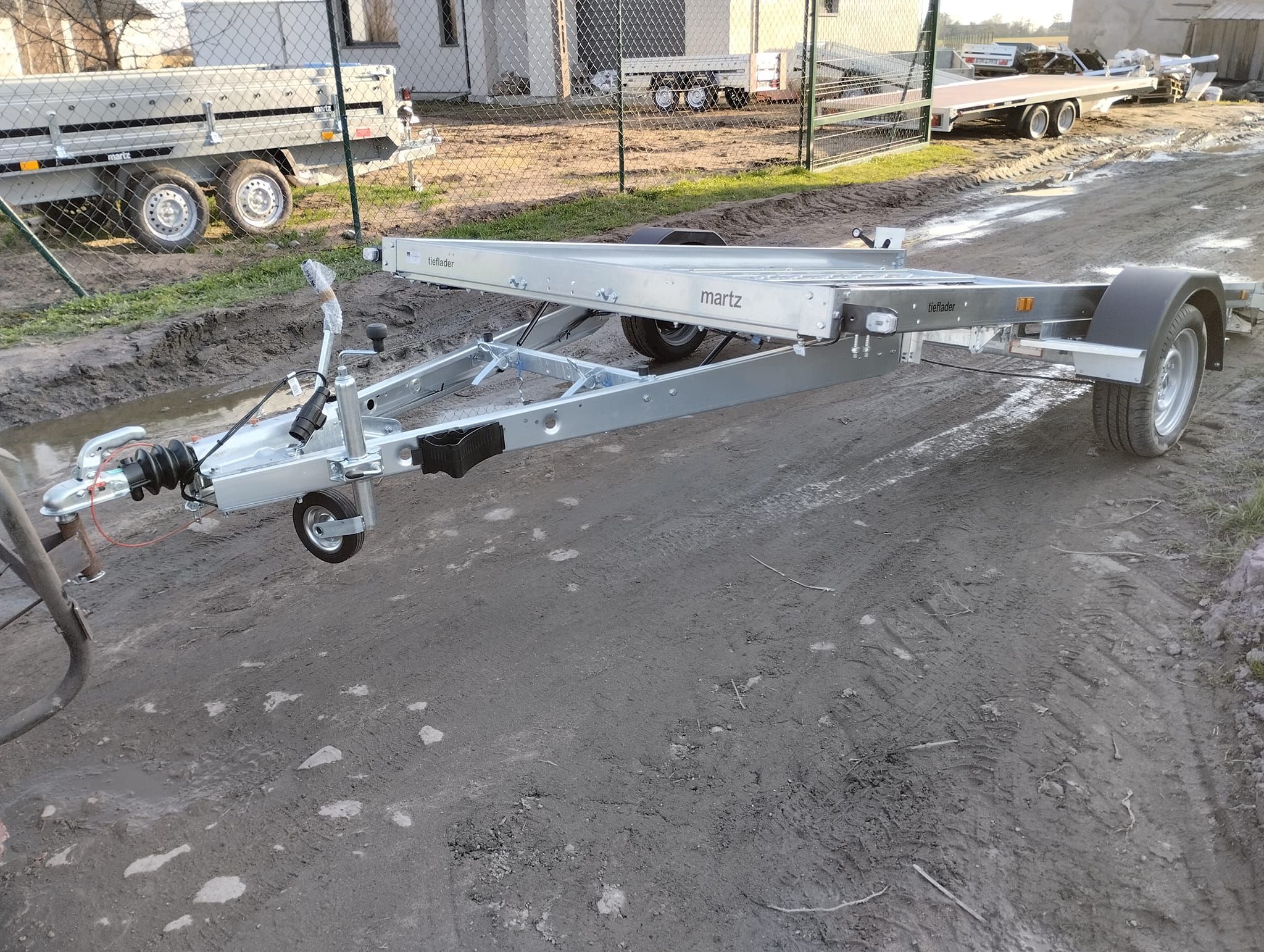 Przyczepa Laweta 353x184 TIEFLADER 350 1,3T UCHYLNA GRAWITACYJNIE