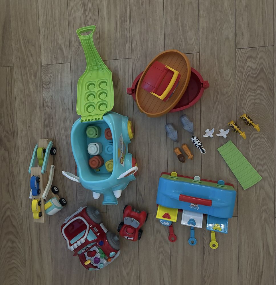 Brinquedos variados e como novos