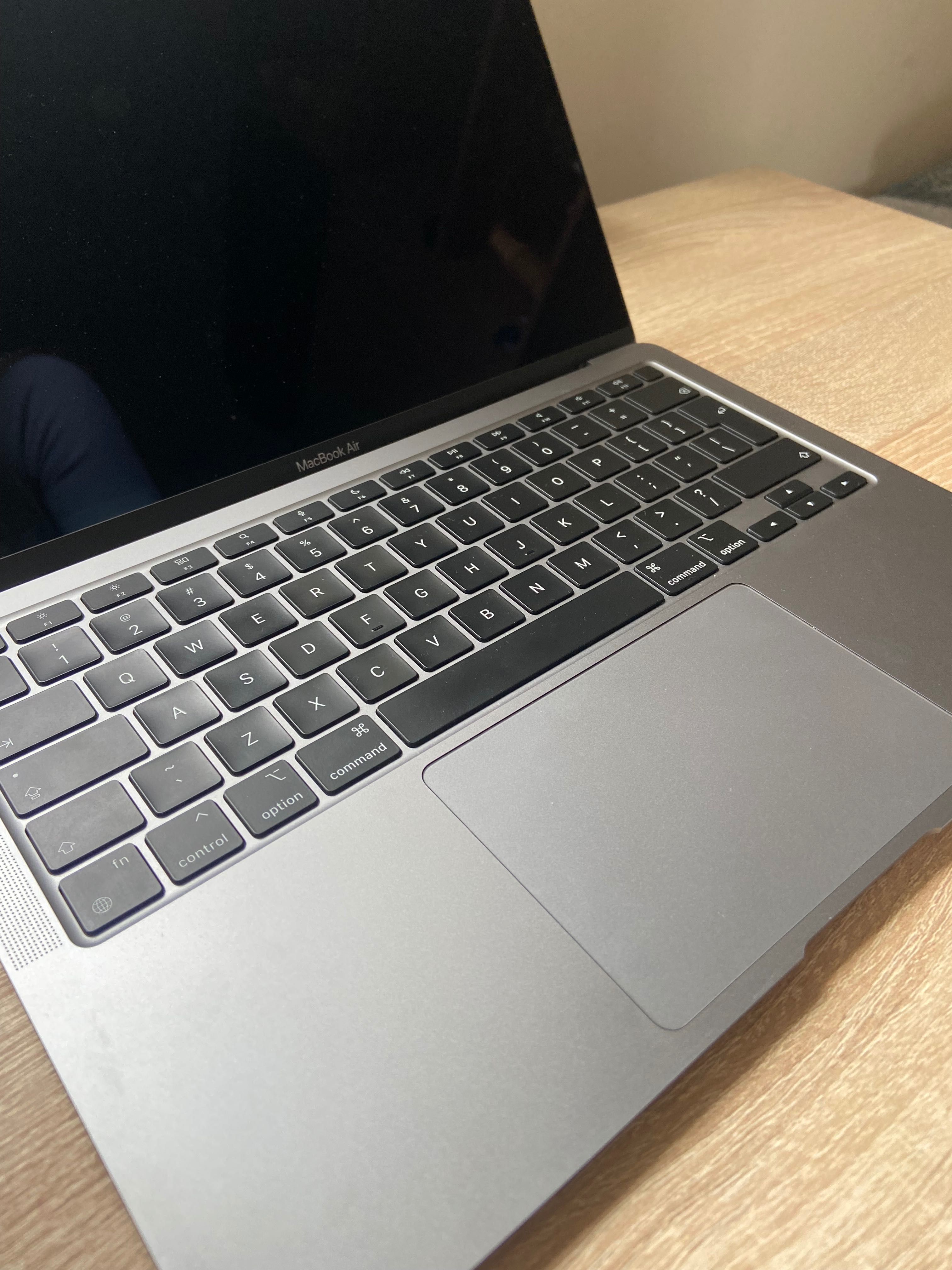 MacBook Air 13.3" Retina M1 16GB RAM 512GB SSD Gwiezdna szarość