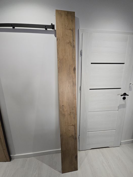 Gruby drewniany blat barowy / blat na wyspę - dąb, stan bardzo dobry