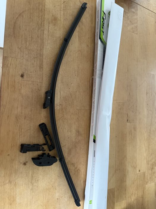 Płaska (bezprzegubowa) wycieraczka Valeo First w rozmiarze 26" 650 mm