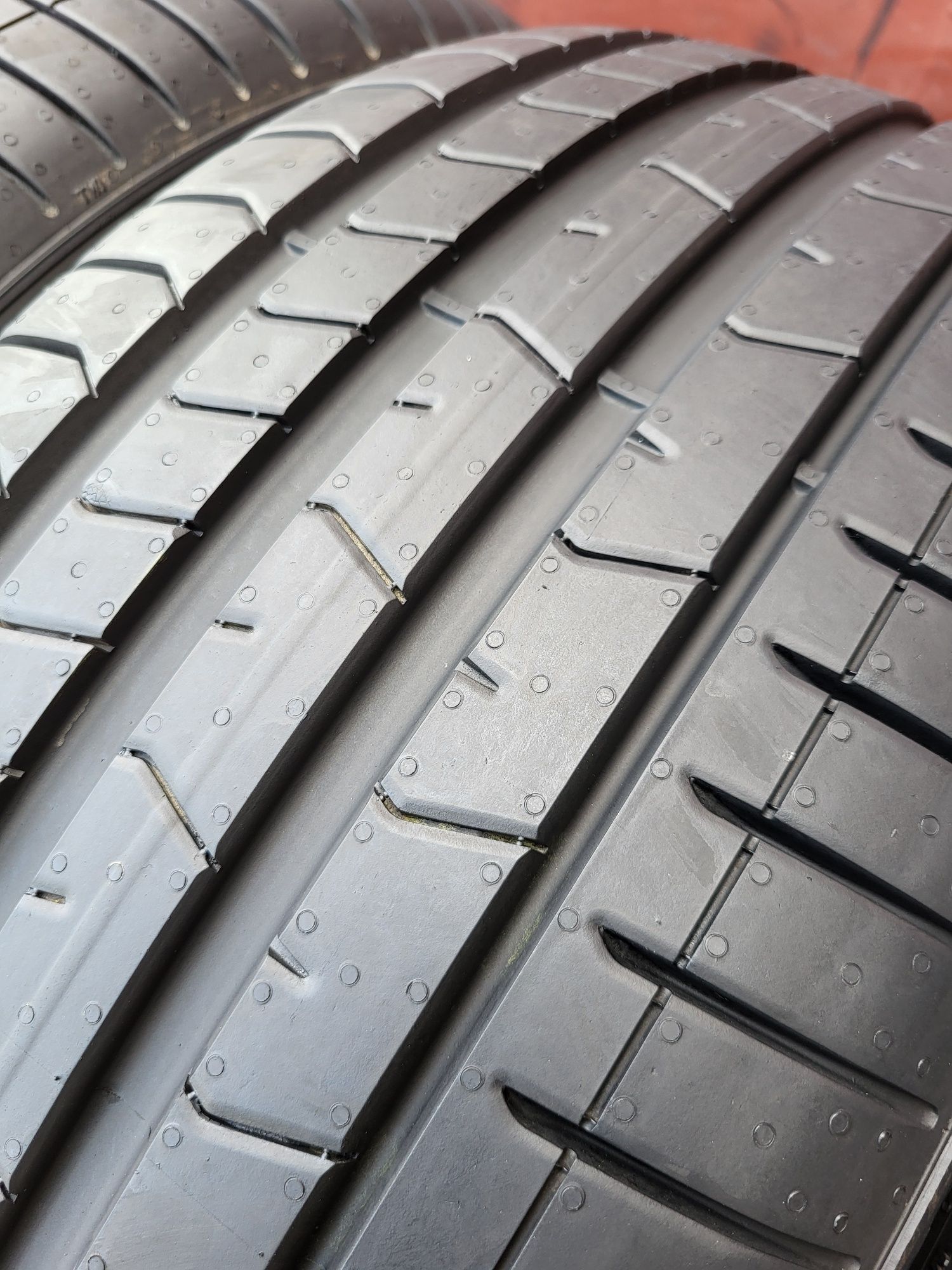 245/40/21 R21 Pirelli PZERO PZ4 VOL 4шт ціна за 1шт шини