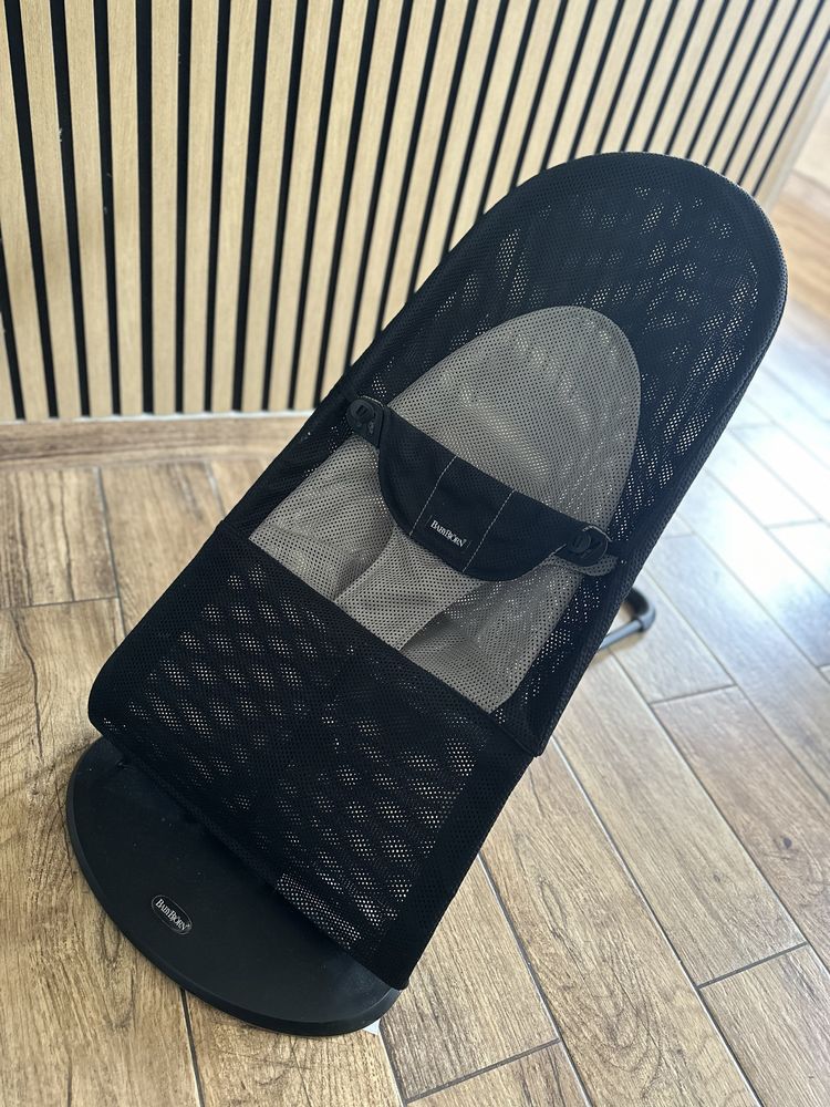 Lezaczek bujaczek BabyBjorn mesh