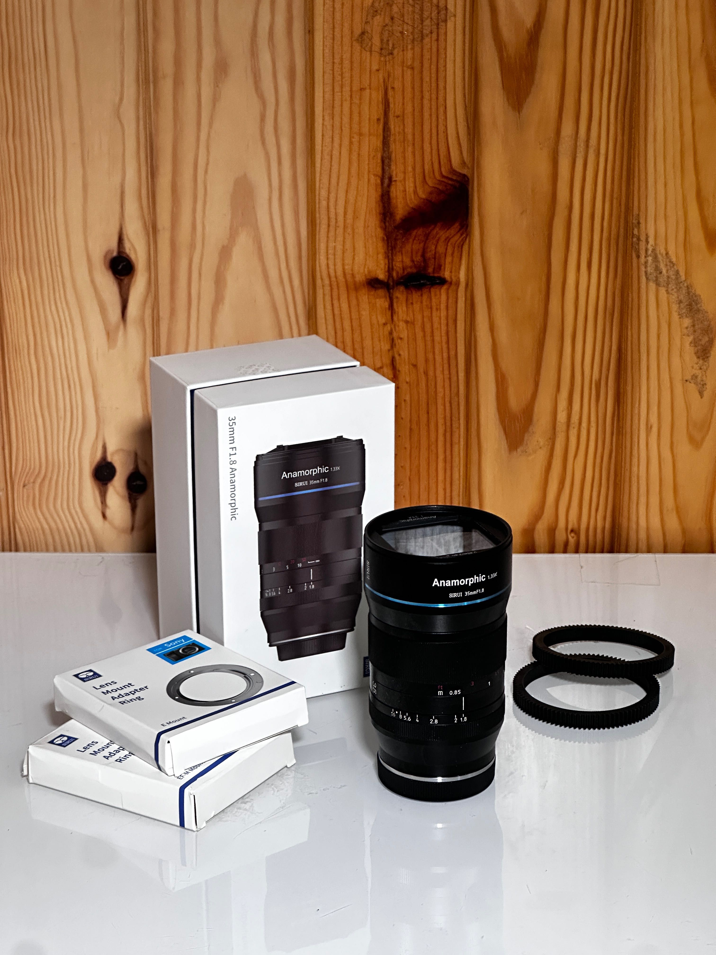 Sirui Objetiva 35mm f/1.8 1.33x Anamorphic (E-mount / EF-mount)