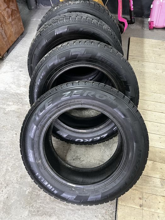 Продам зимові шиповані шини pirelli