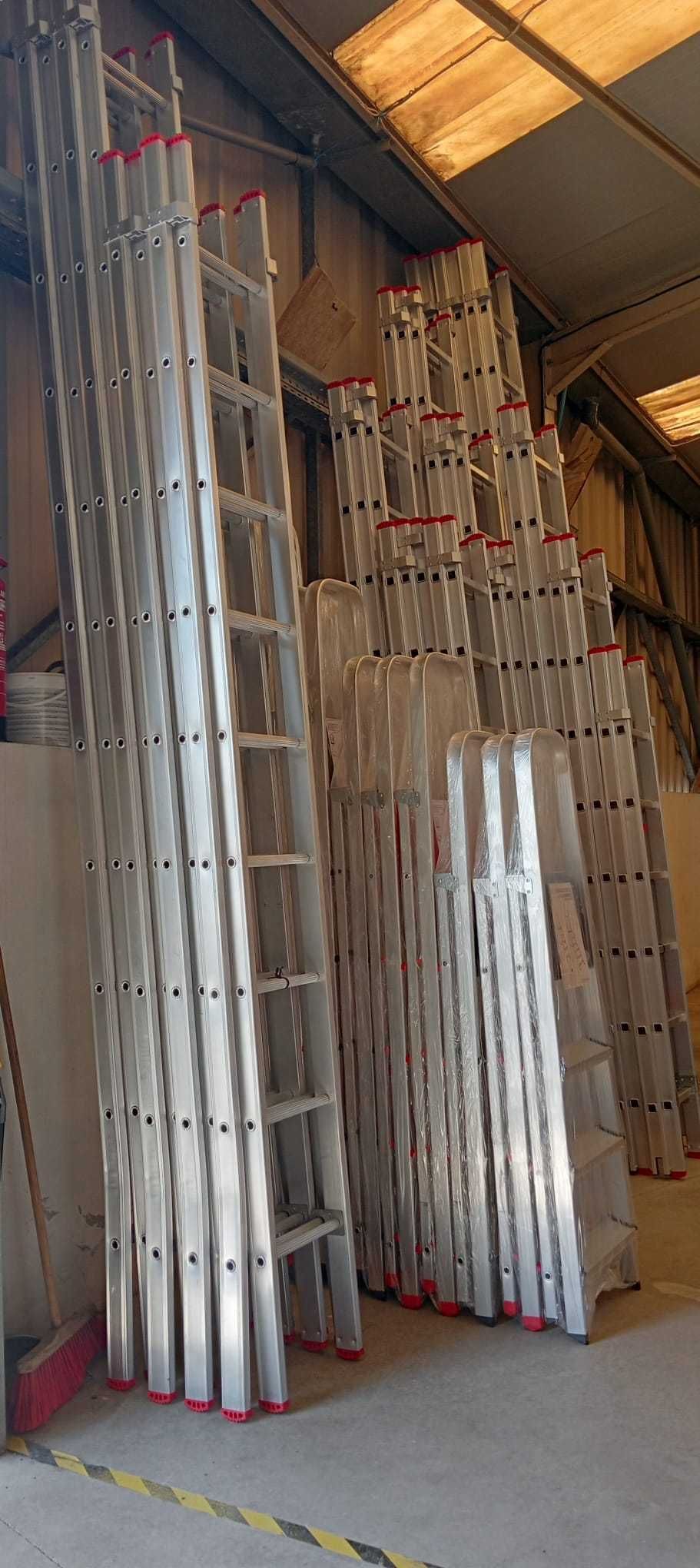 Escada Tripla Alumínio 3.5m+3.5m+3.5m | Degraus Redondos | D.Fábrica