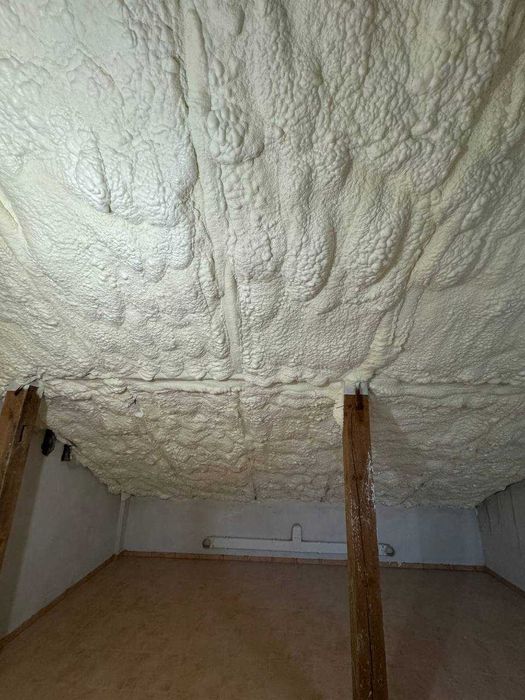 Утеплення піною, ППУ, утеплення пінополіуританом, піна