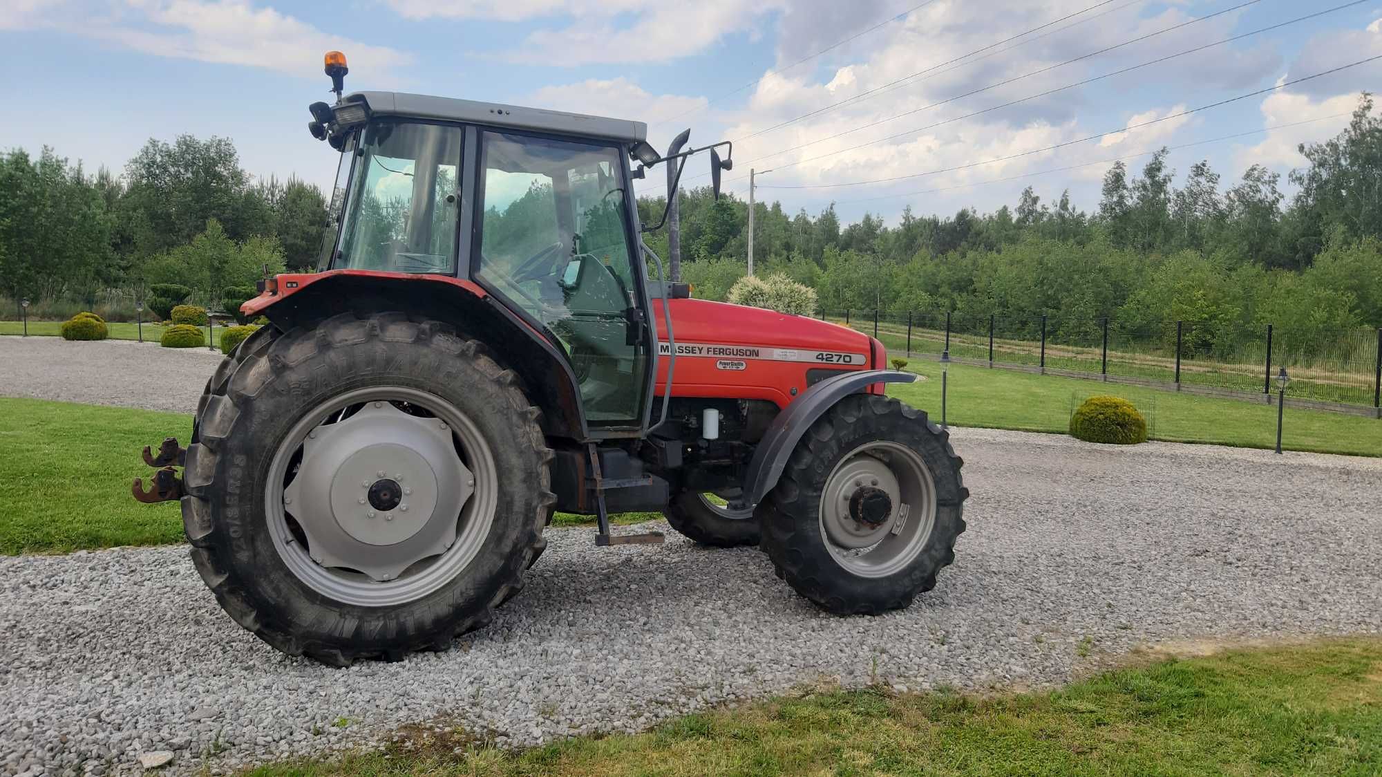 Ciągnik rolniczy Massey Ferguson 4270 ,110 km manual 4x4 , 5500 mth!!!