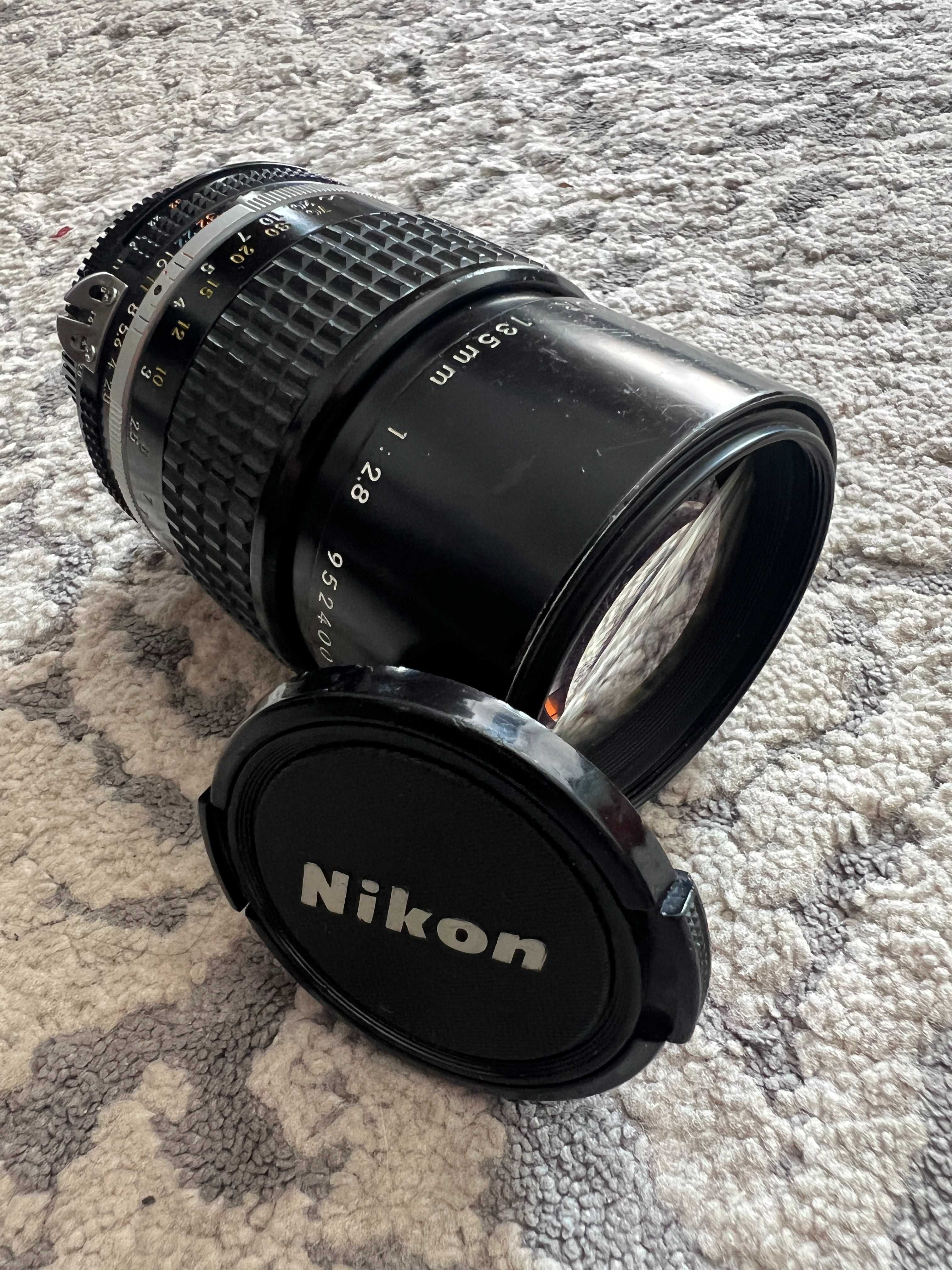 Nikkor 135mm f/2.8 AI-S – Tele-objectiva Manual para Nikon (FX e DX)