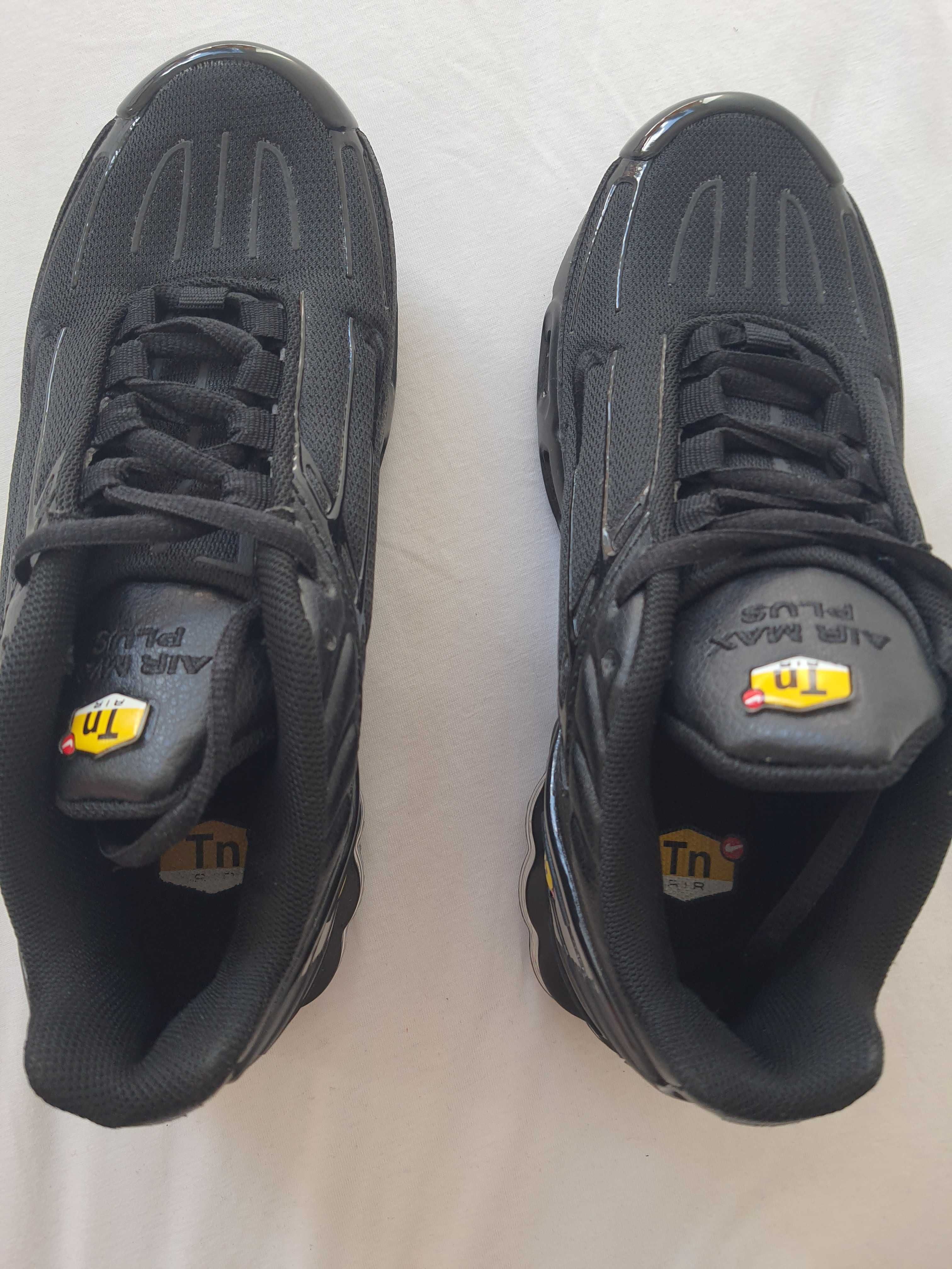 Buty NIKE Air Max Plus TN III - Czarne - Black & Wolf Grey