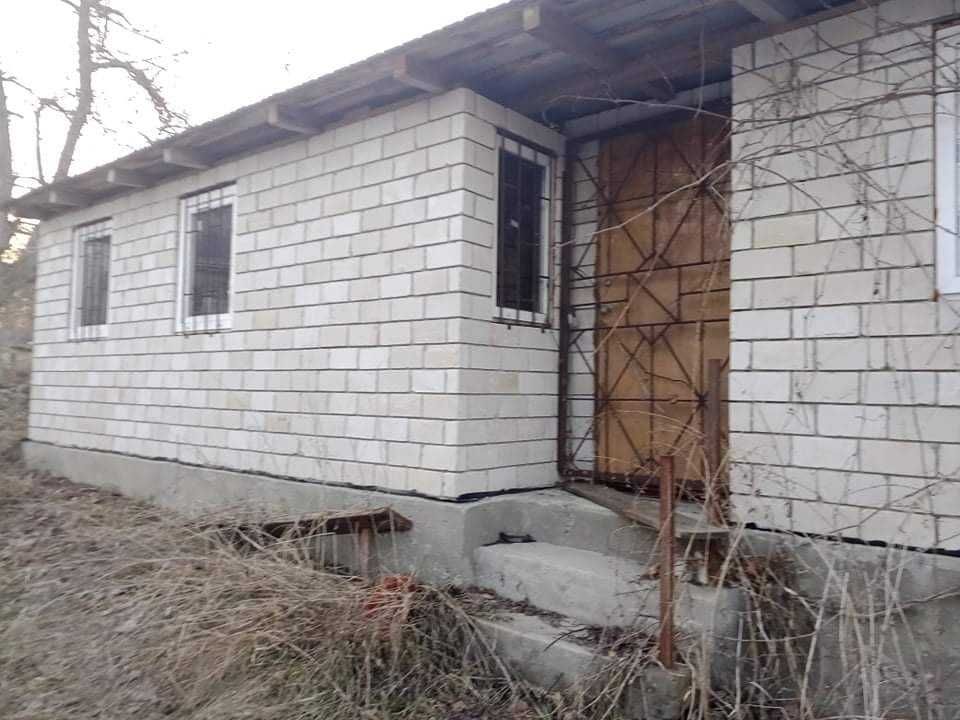 Продається земля в селі з 2 будинками. Село Бобрица, Черкаской обл.