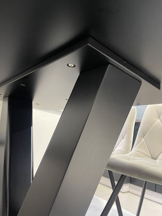 Стіл . Стіл кухонний