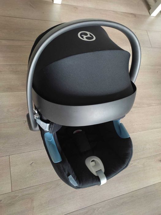 Fotelik samochodowy Nosidełko Cybex Aston M z bazą