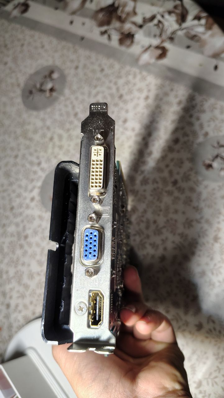 відеокарта GTX 550 ti