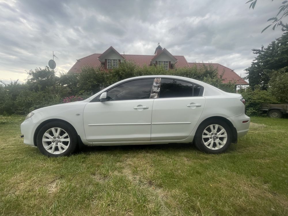 Продам мазду3 2007р 1.6
